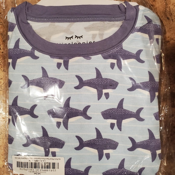 NWT LITTLE SLEEPIES OG SHARKS TWO PIECE SIZE 5/6 - Picture 2 of 3
